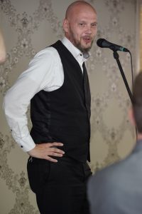 Mielenterveyden keskusliiton toiminnanjohtaja Olavi Sydänmaanlakka sai puheenvuoron.